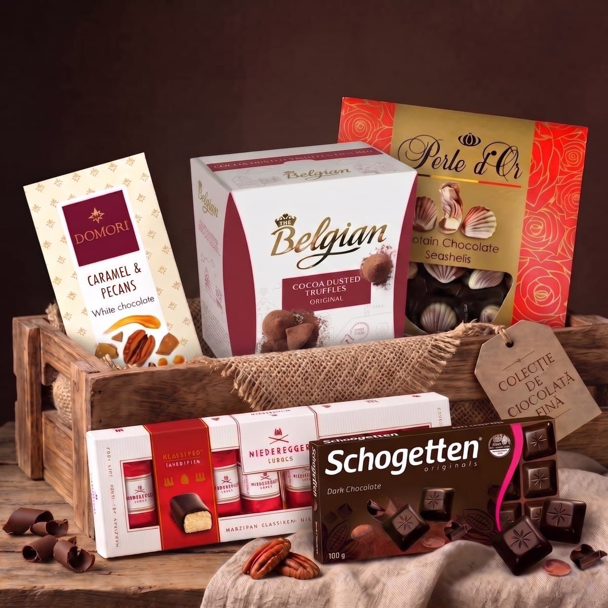 Ladă cu praline și ciocolată — Domori, The Belgian, Perle d'Or, Niederegger și Schogetten